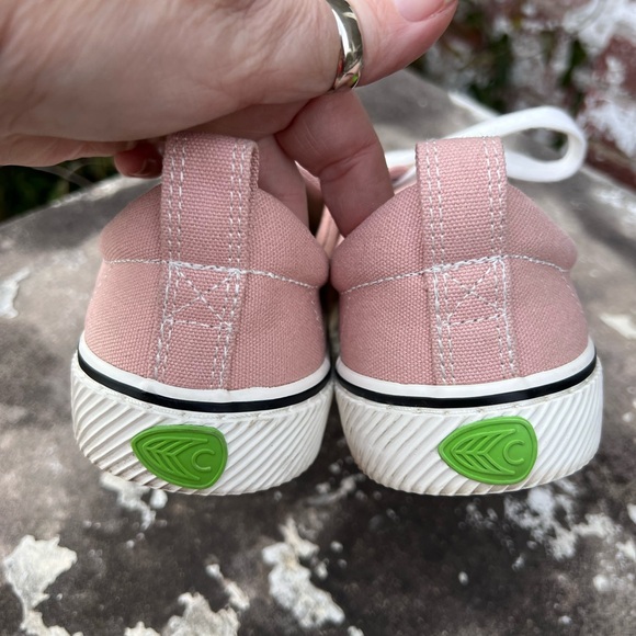 Cariuma OCA Sneakers Peanuts Snoopy Skateboard Pink Canvas Shoes Womens 9.5 - Picture 6 of 12